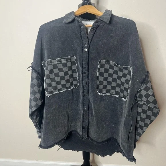 Oli & Hali Black Gray Mineral Washed Checkered Taw Edge Denim Shacket Sz M/L - Picture 8 of 9